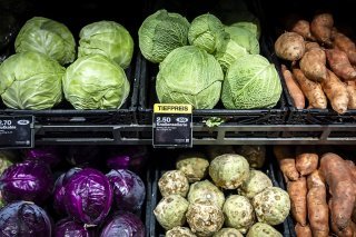 Gauche et droite ont des avis opposés sur la procédure facilitée pour les produits phytosanitaires (image d'illustration). KEYSTONE/MICHAEL BUHOLZER